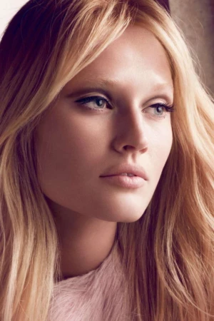 Toni Garrn