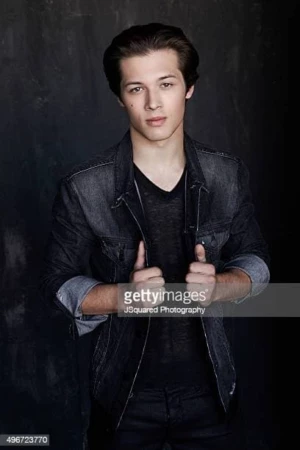 Leo Howard