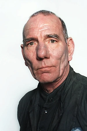 Pete Postlethwaite