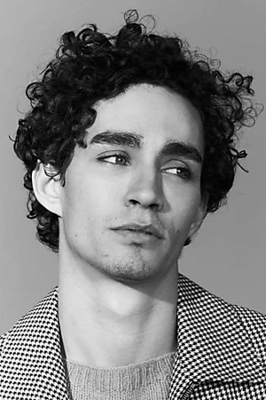 Robert Sheehan