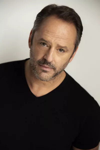 Gil Bellows