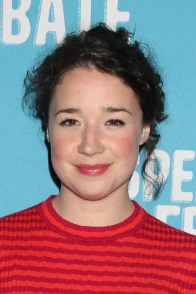 Sarah Steele