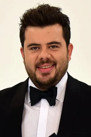 Eser Yenenler