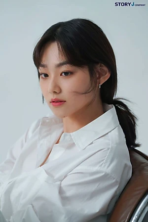 Kang Mi-na