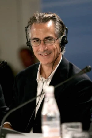 David Strathairn