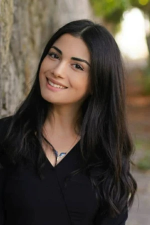 Özge Yağız