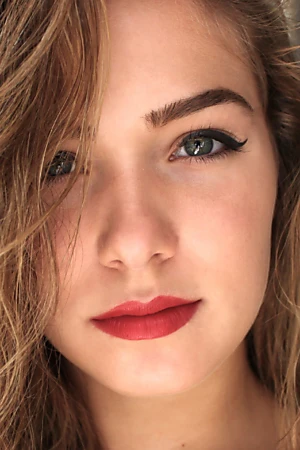 Haley Lu Richardson