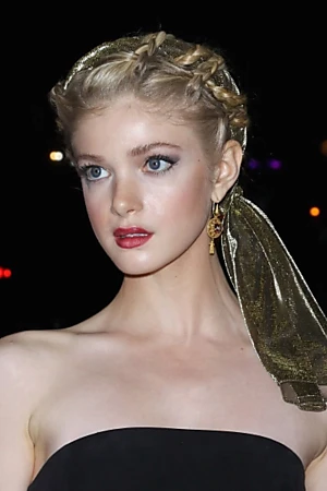 Elena Kampouris