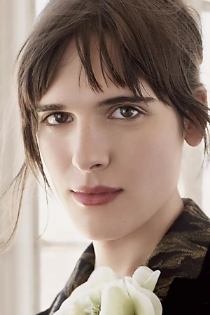 Hari Nef