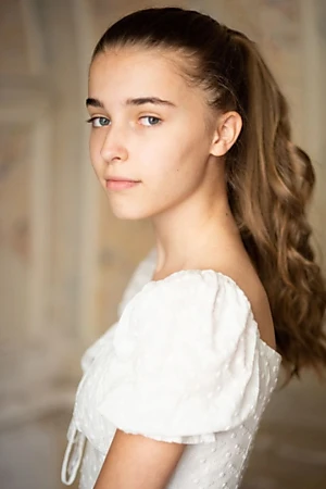 Lola Höller