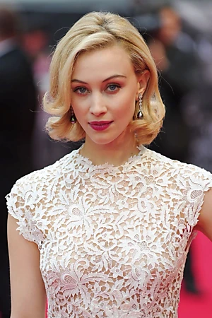 Sarah Gadon