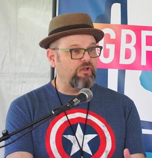 Alan Gratz