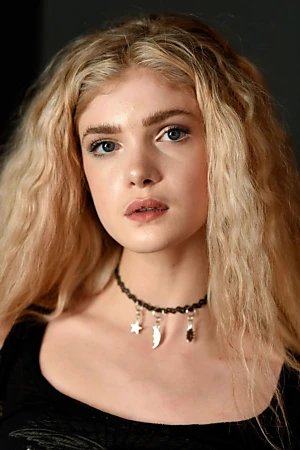 Elena Kampouris