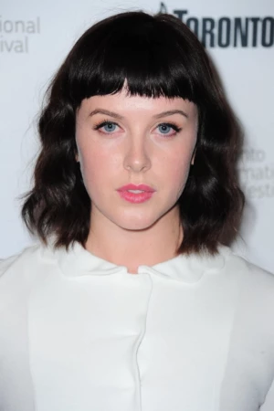 Alexandra Roach