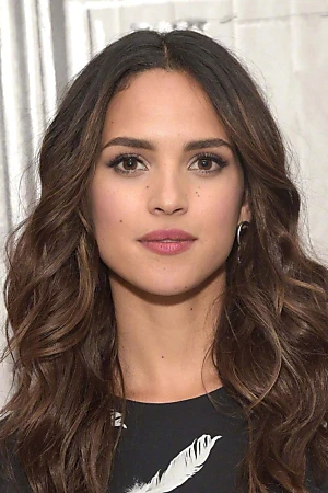 Adria Arjona