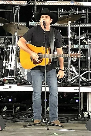 Rhett Akins