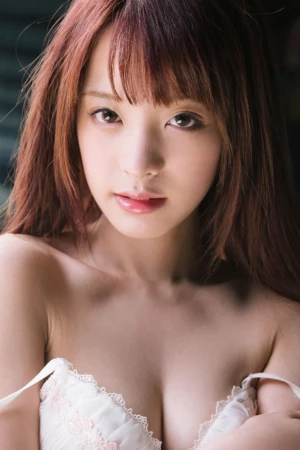 Kana Momonogi