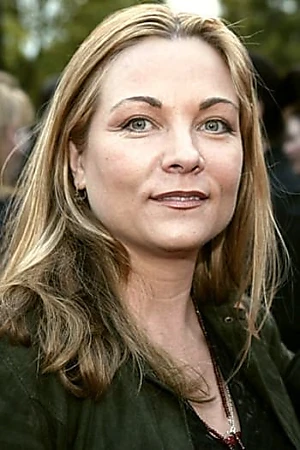 Theresa Russell