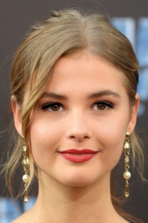 Stefanie Scott