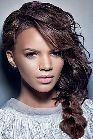 Leslie Grace