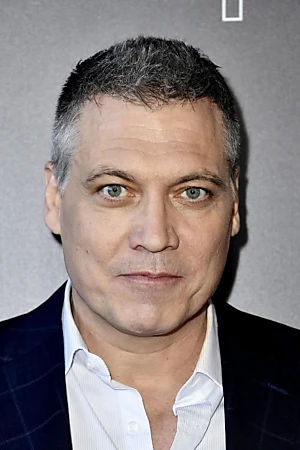 Holt McCallany