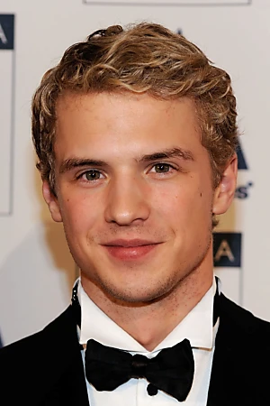 Freddie Stroma