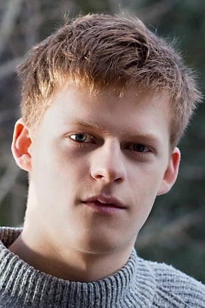 Lucas Hedges