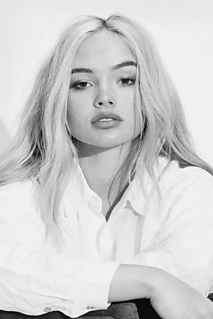 Natalie Alyn Lind