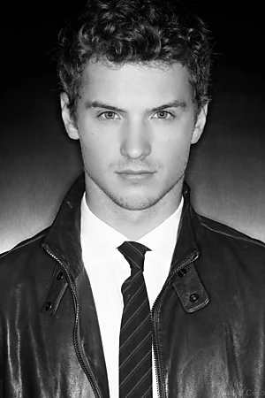 Freddie Stroma