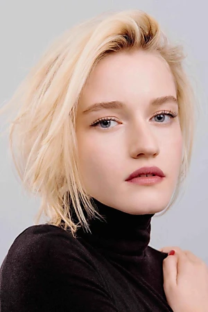 Julia Garner