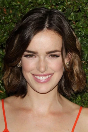 Elizabeth Henstridge