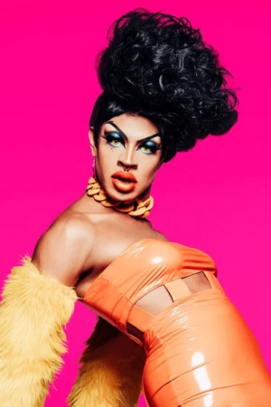 Yvie Oddly