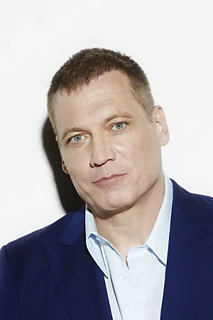 Holt McCallany