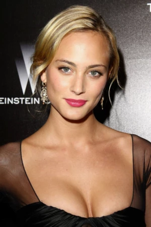 Nora Arnezeder