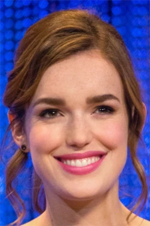 Elizabeth Henstridge