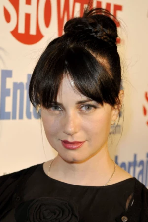 Mia Kirshner