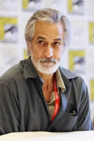 David Strathairn