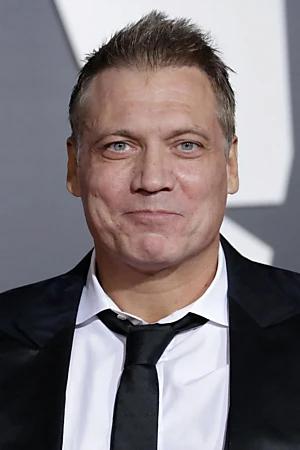 Holt McCallany