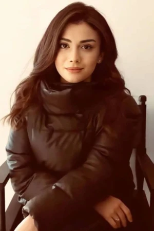 Özge Yağız