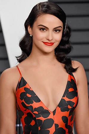 Camila Mendes