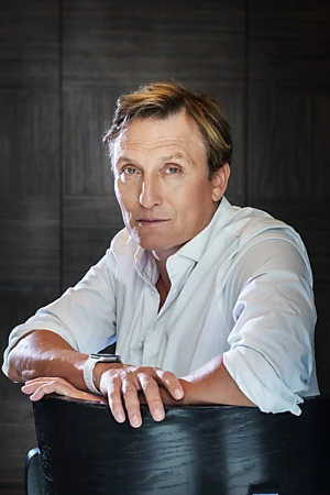 Oliver Masucci