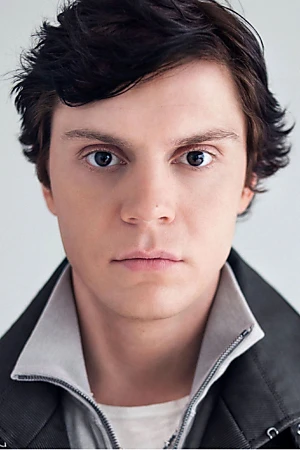 Evan Peters