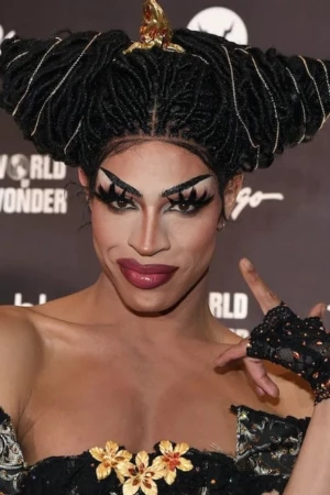 Yvie Oddly