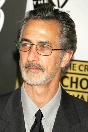 David Strathairn