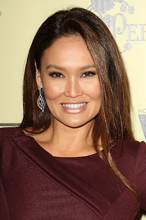 Tia Carrere