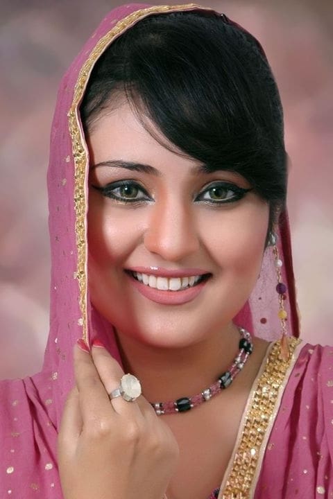 Sara Raza Khan