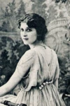 Yvette Andréyor