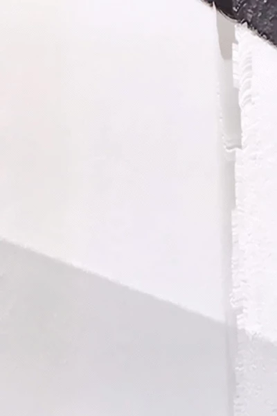 A WHITE ROOM 1