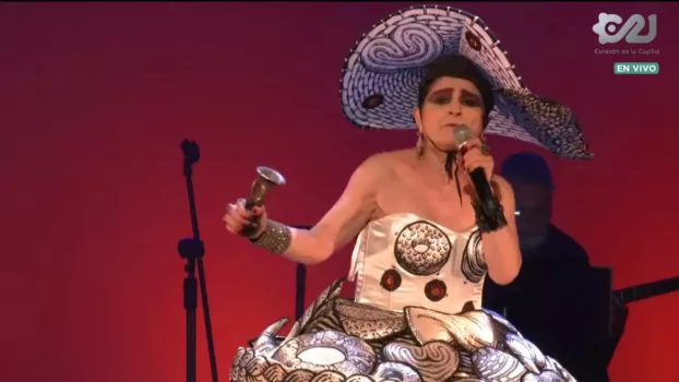 Astrid Hadad Y Su Cabaret Histórico: La Pluma O La Espada