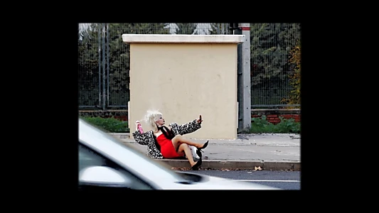 Miss Rimbombanzia doing her makeup in Avenida de los Poblados, 173